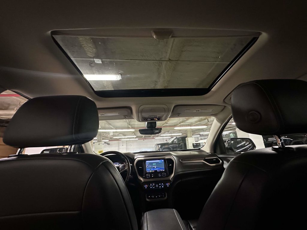 Used 2022 GMC Acadia Denali w/ Denali Technology Package AWD/4WD image 19