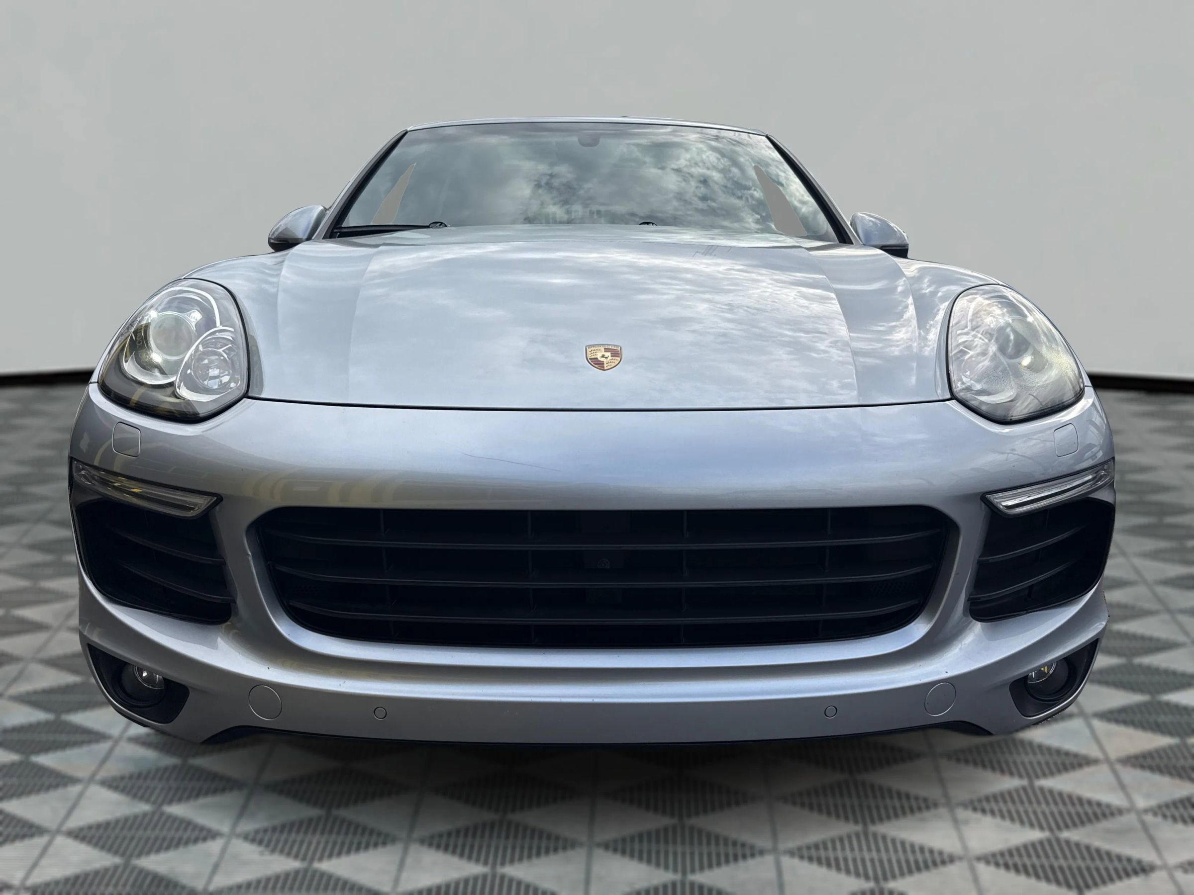 Used 2017 Porsche Cayenne Platinum Edition AWD/4WD image 21