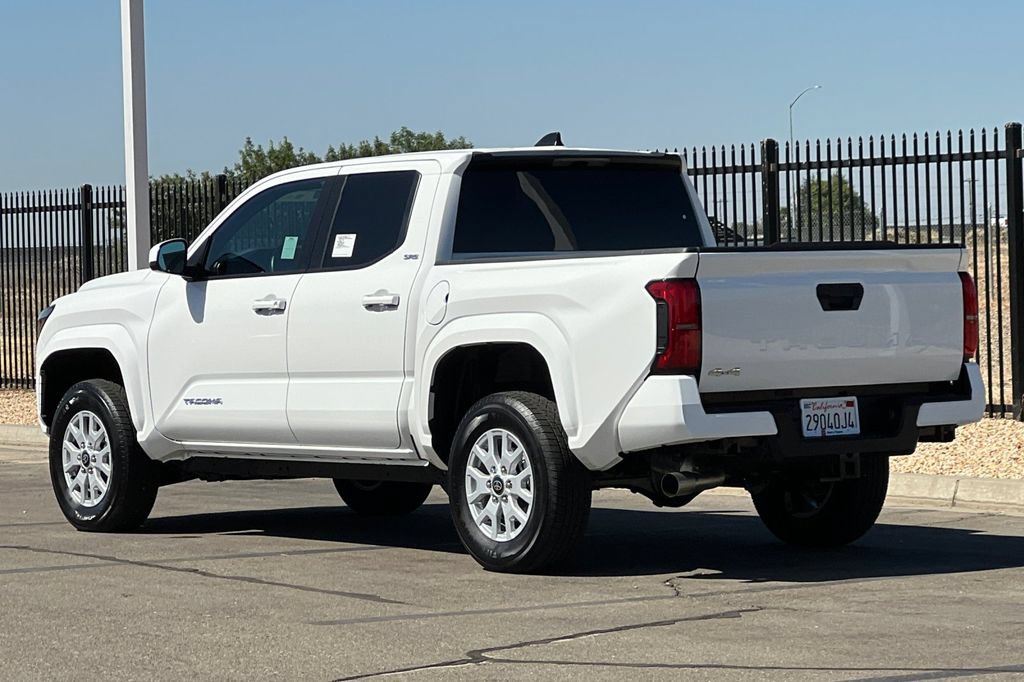Certified 2025 Toyota Tacoma SR5 AWD/4WD image 7