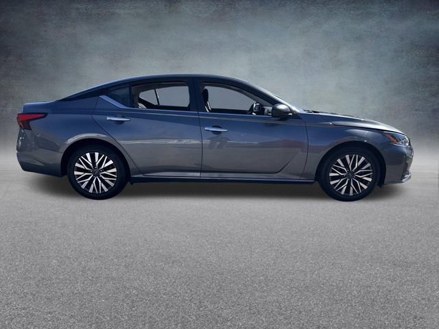 Used 2024 Nissan Altima 2.5 SV image 5