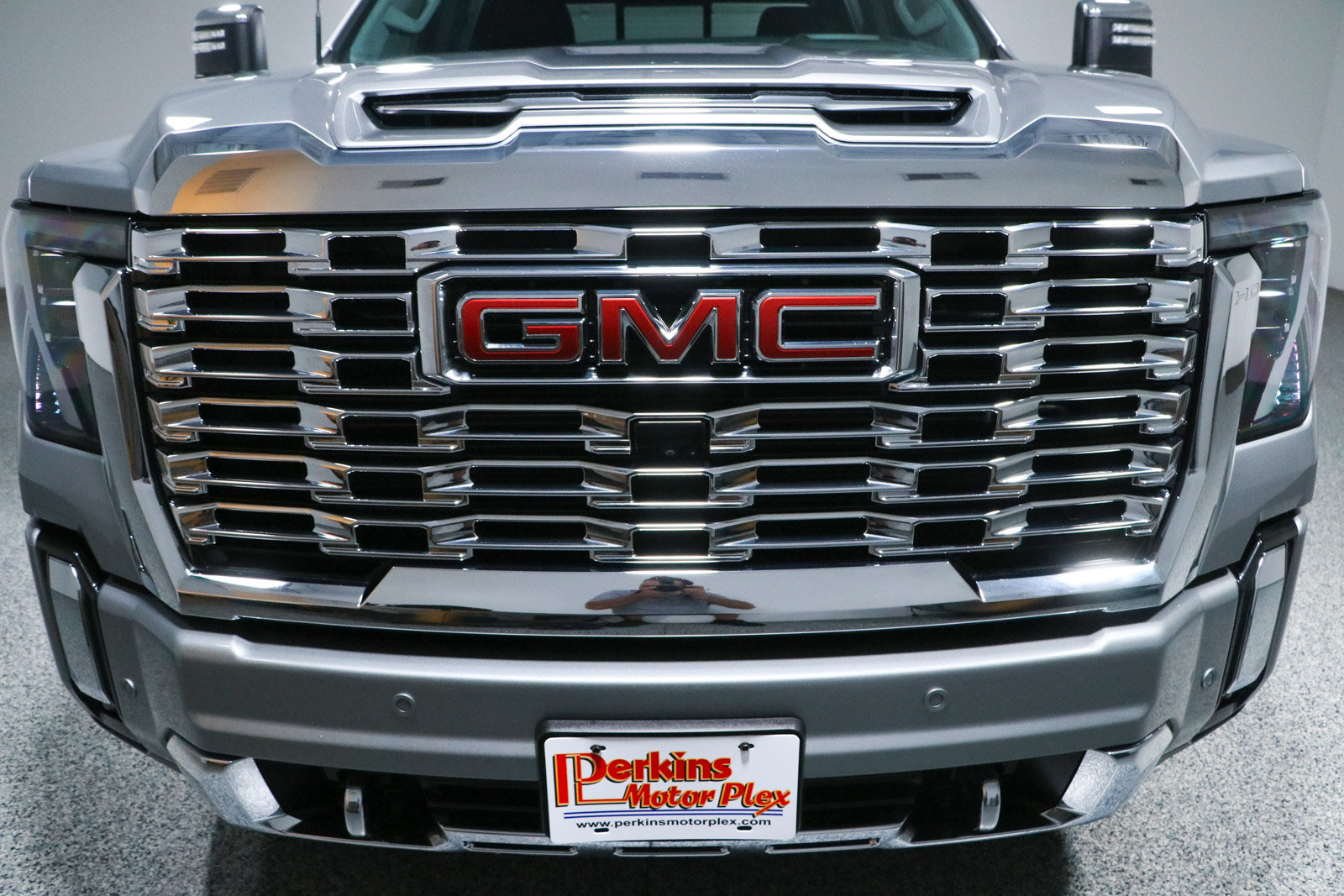 Used 2024 GMC Sierra 2500 Denali w/ Denali Reserve Package AWD/4WD image 4