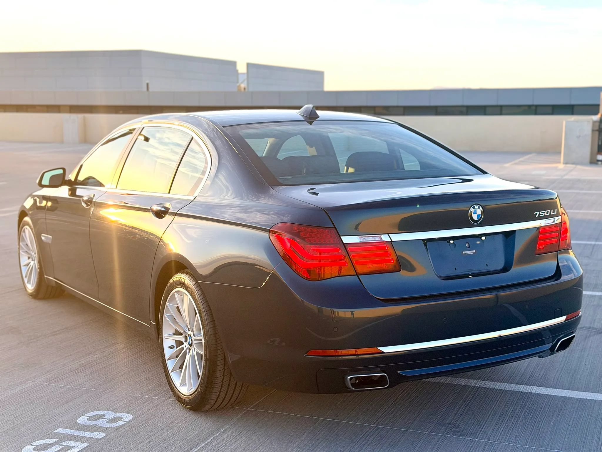 Used 2014 BMW 750Li RWD image 9