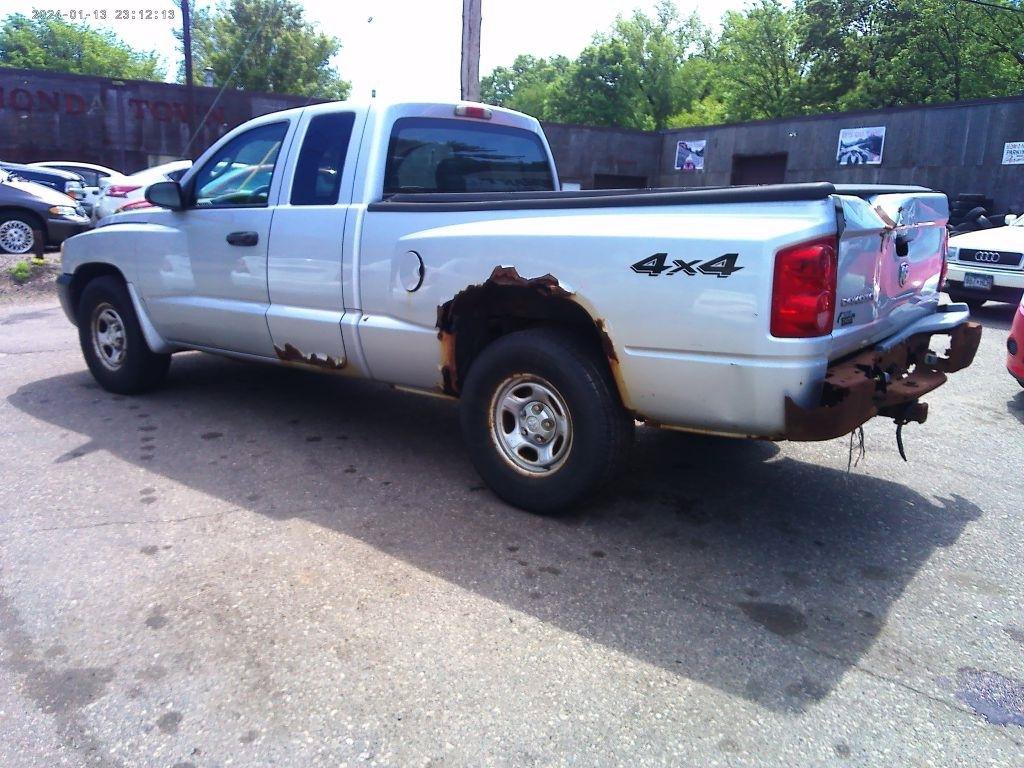 Used 2005 Dodge Dakota ST AWD/4WD image 4