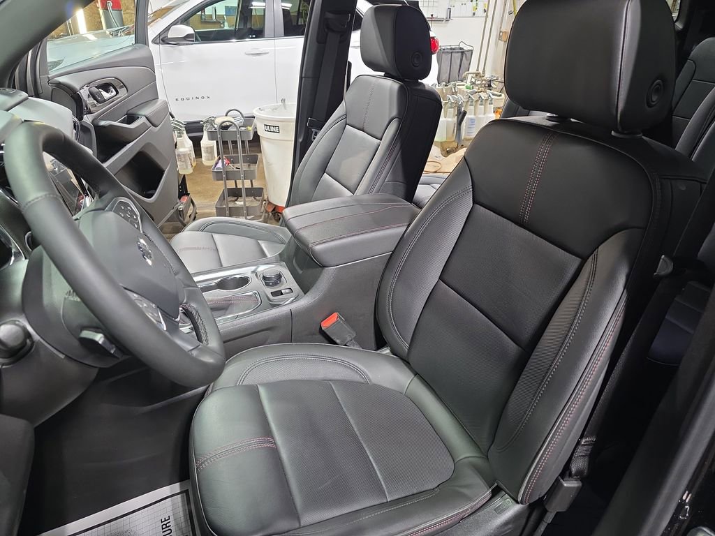 Used 2023 Chevrolet Traverse RS w/ LPO, Floor Liner Package image 17