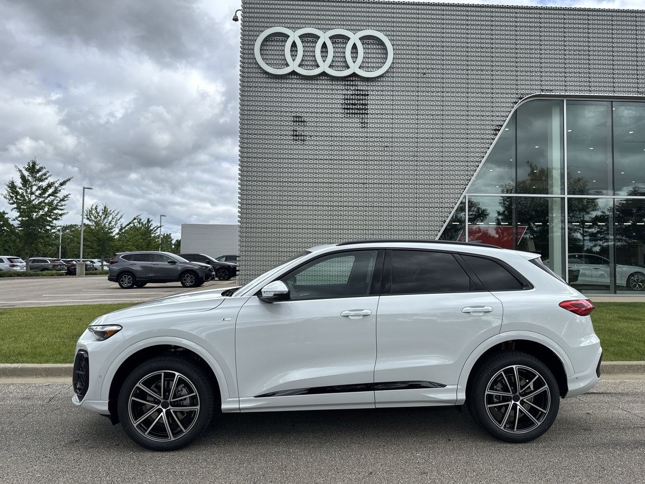 New 2026 Audi Q5 2.0T AWD/4WD image 2