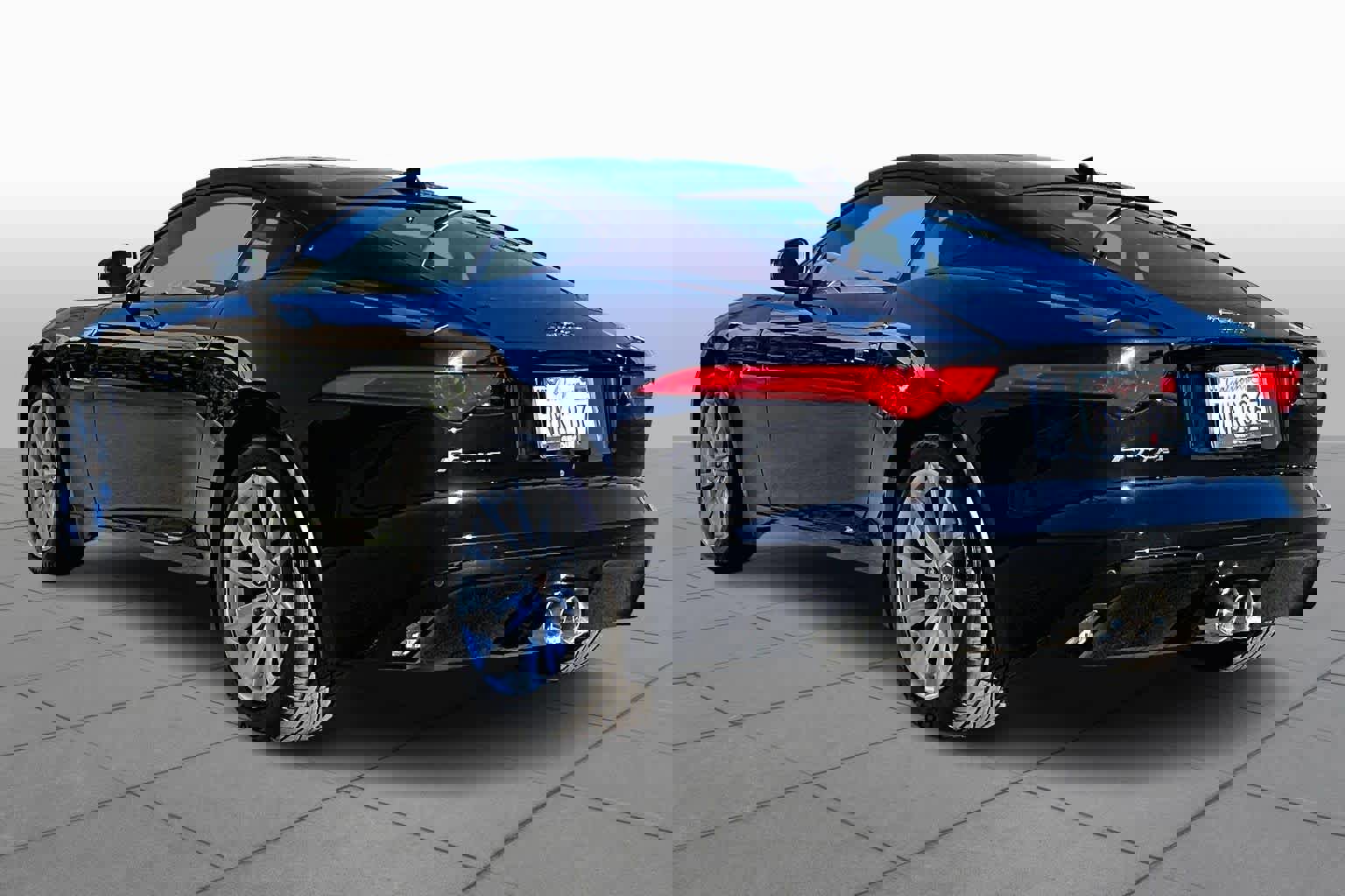 Used 2016 Jaguar F-TYPE Coupe image 11