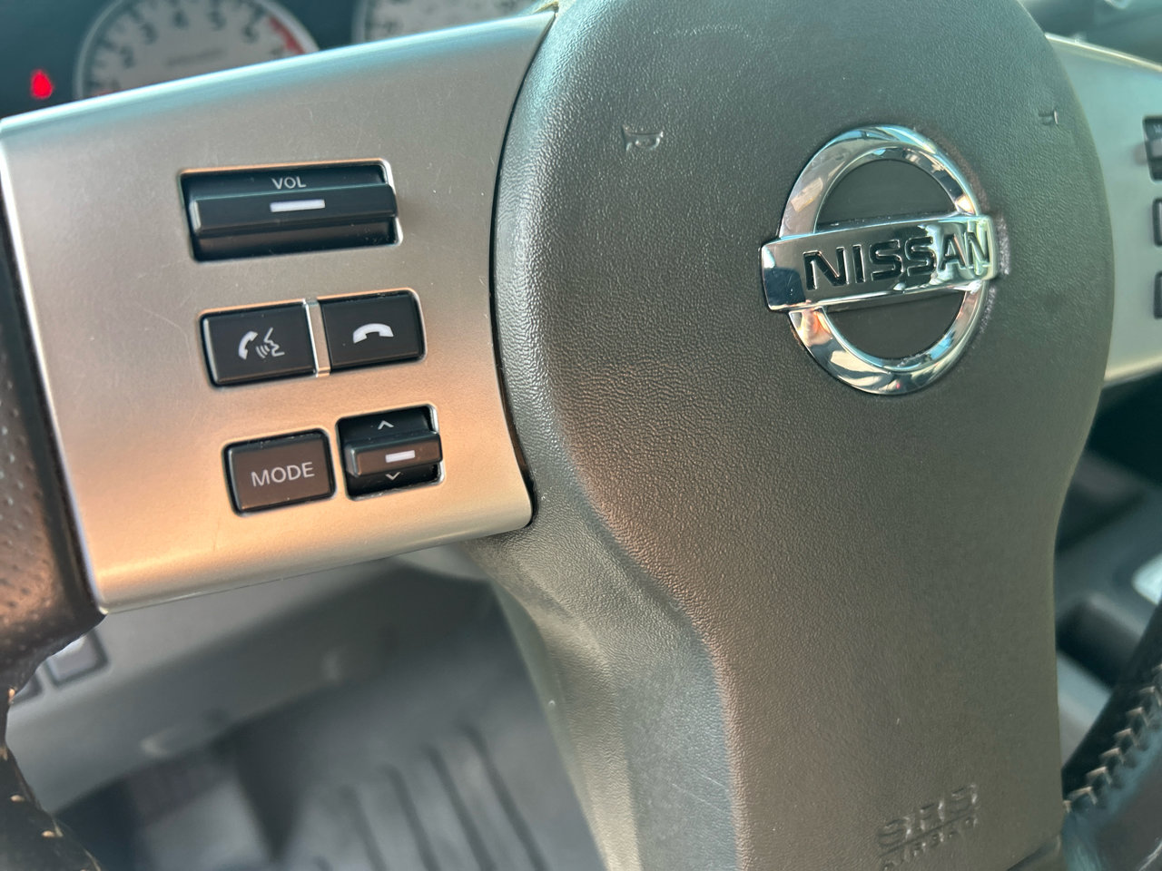 Used 2018 Nissan Frontier PRO-4X image 28