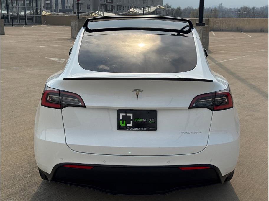 Used 2021 Tesla Model Y Long Range image 7