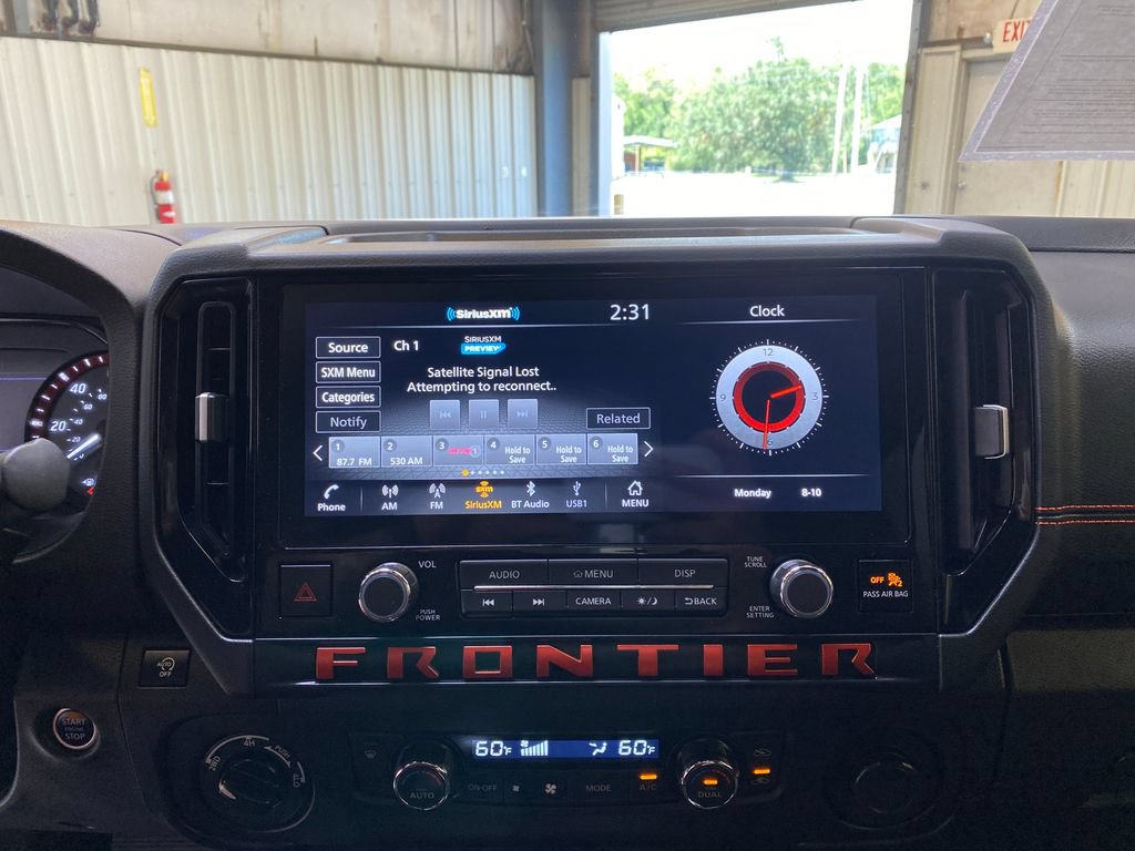 Used 2025 Nissan Frontier PRO-4X AWD/4WD image 37