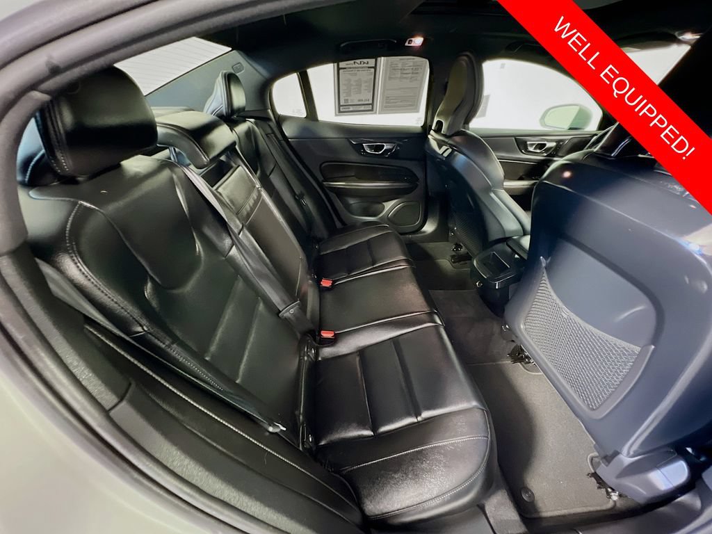 Used 2020 Volvo S60 T5 Momentum FWD image 28