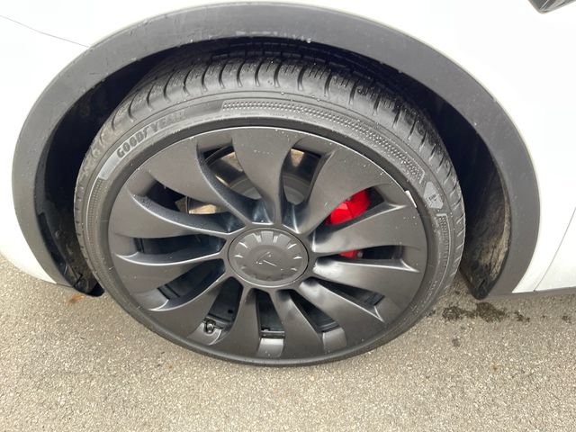 Used 2023 Tesla Model Y Performance AWD/4WD image 23