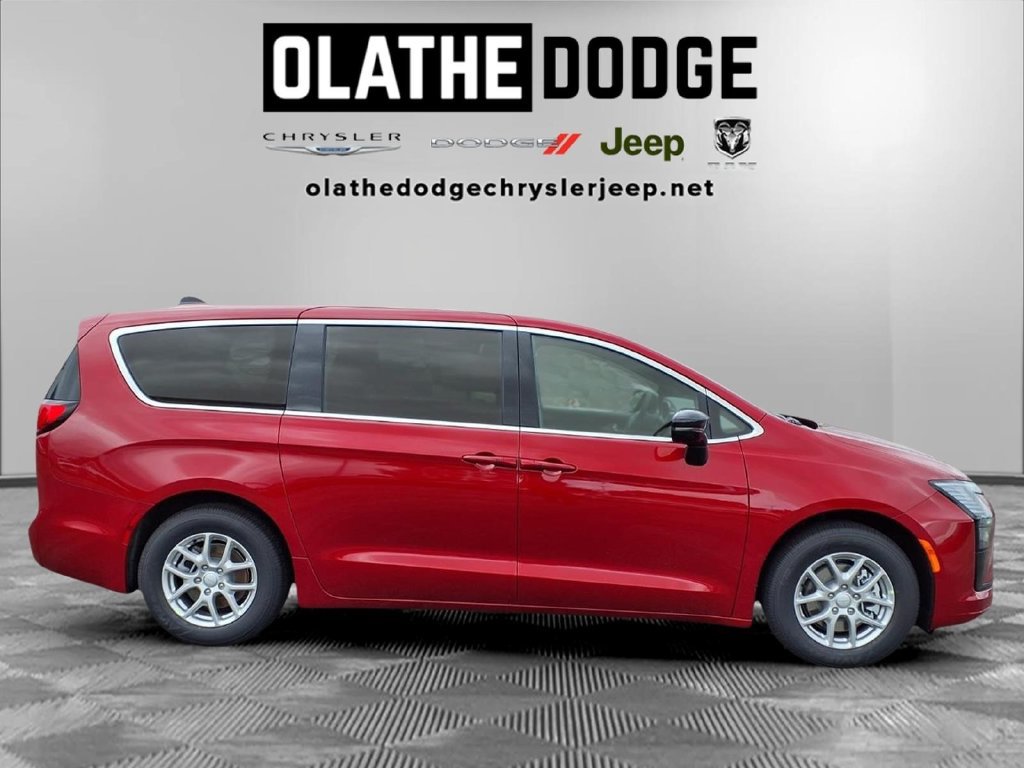 New 2027 Chrysler Pacifica Select FWD image 29