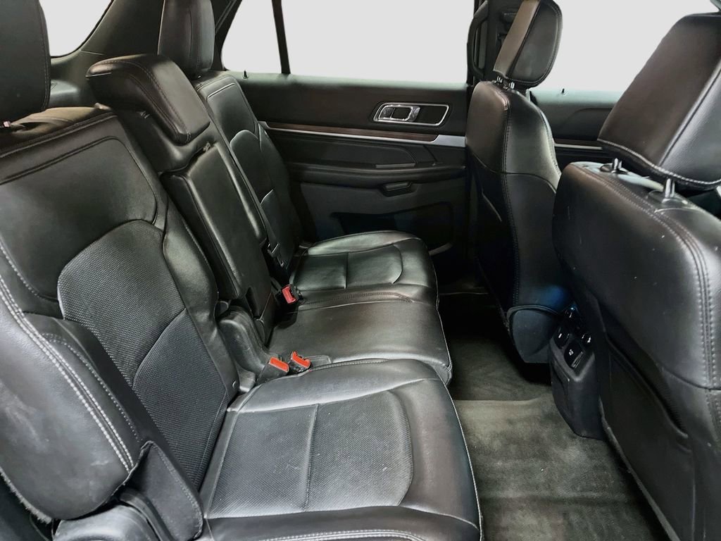 Used 2018 Ford Explorer Limited image 29
