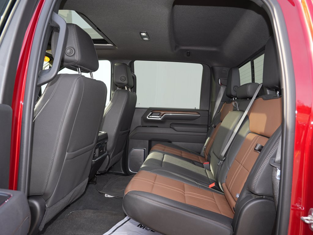 Used 2025 Chevrolet Silverado 3500 High Country w/ High Country Premium Package AWD/4WD image 20