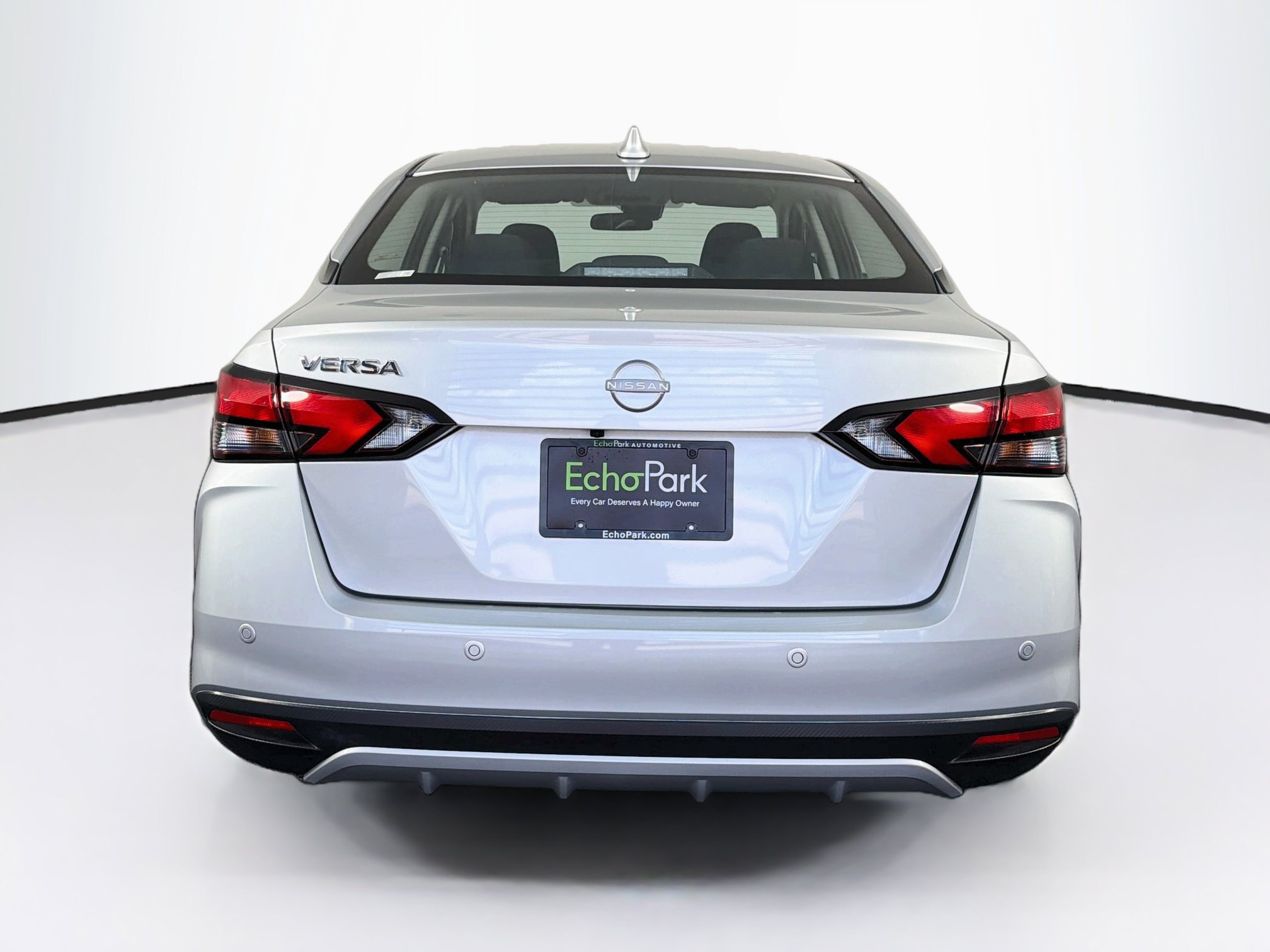 Used 2025 Nissan Versa SV FWD image 7