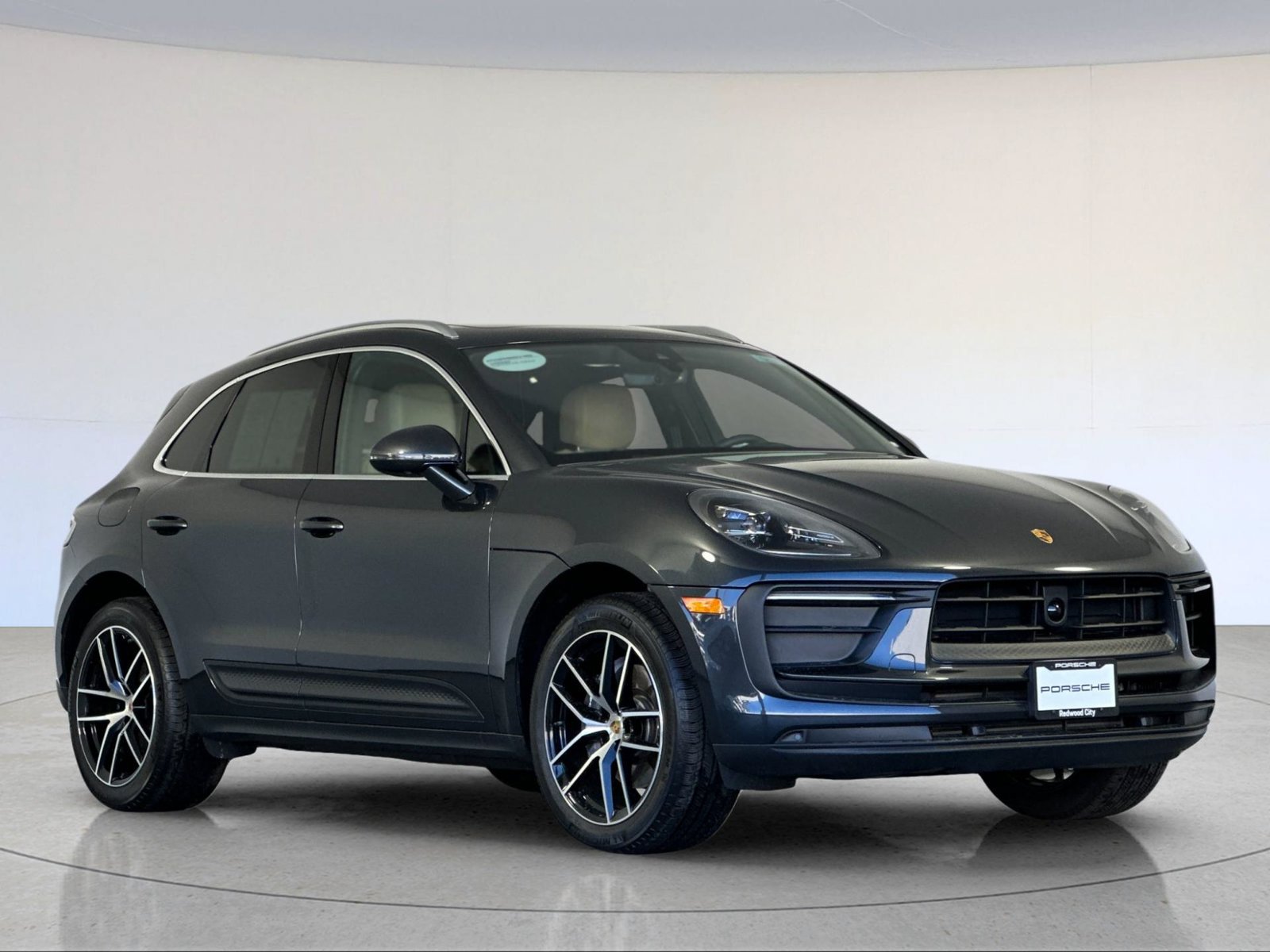 Certified 2026 Porsche Macan AWD/4WD image 10