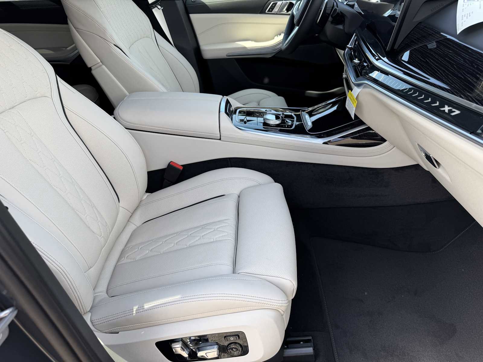 New 2026 BMW X7 xDrive40i w/ M Sport Package image 15