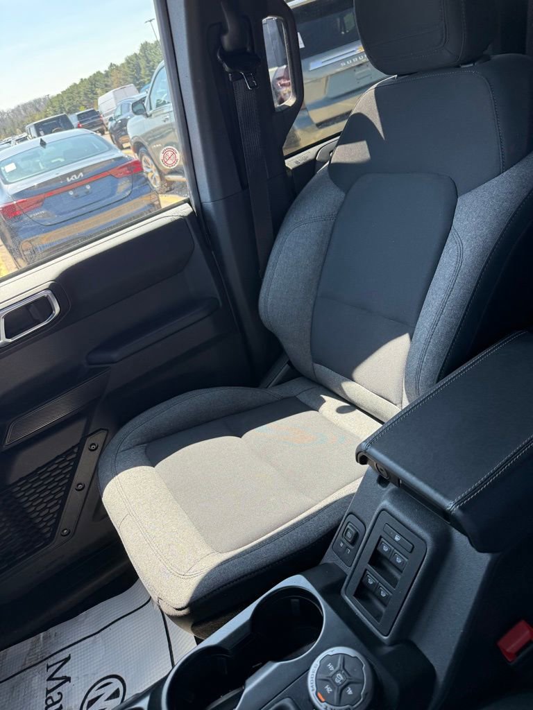 Used 2025 Ford Bronco Big Bend image 13
