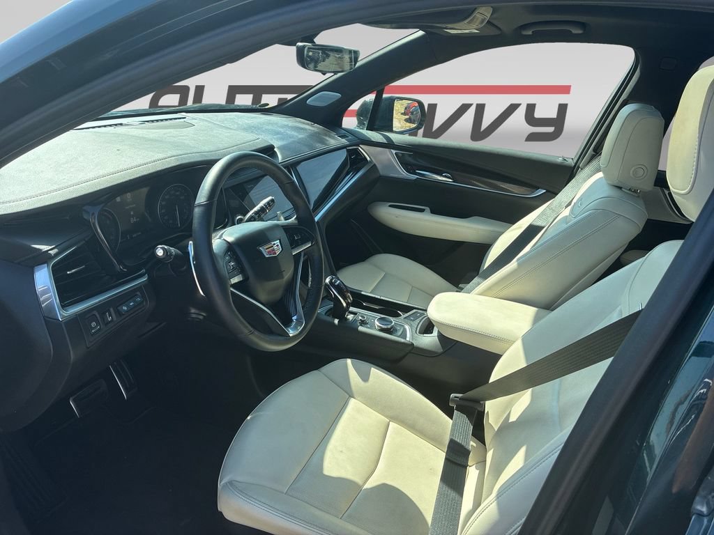 Used 2025 Cadillac XT6 Sport w/ Technology Package AWD/4WD image 10