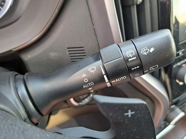 Used 2022 Subaru Ascent Touring image 11