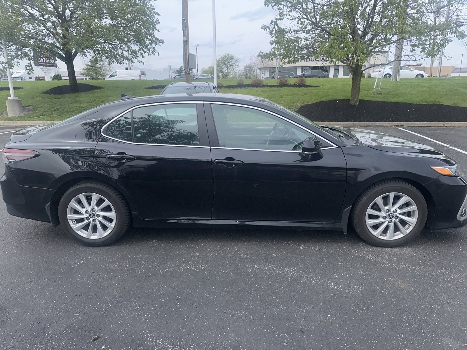 Used 2021 Toyota Camry LE w/ Convenience Package FWD image 12