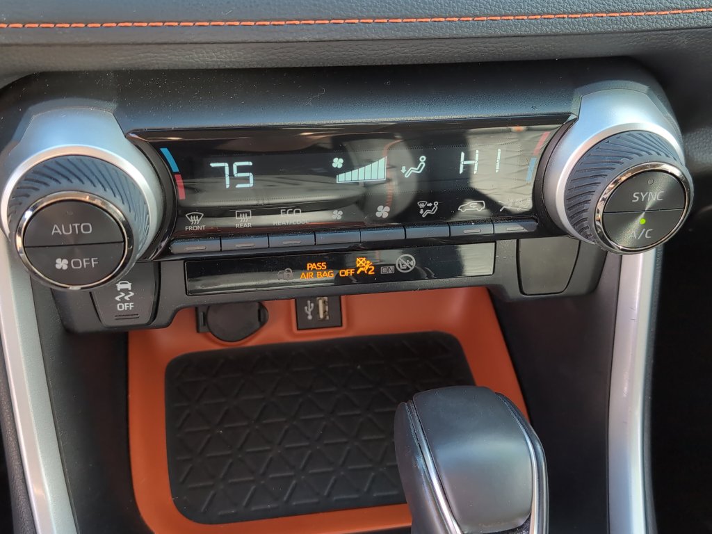 Used 2024 Toyota RAV4 Adventure AWD/4WD image 19