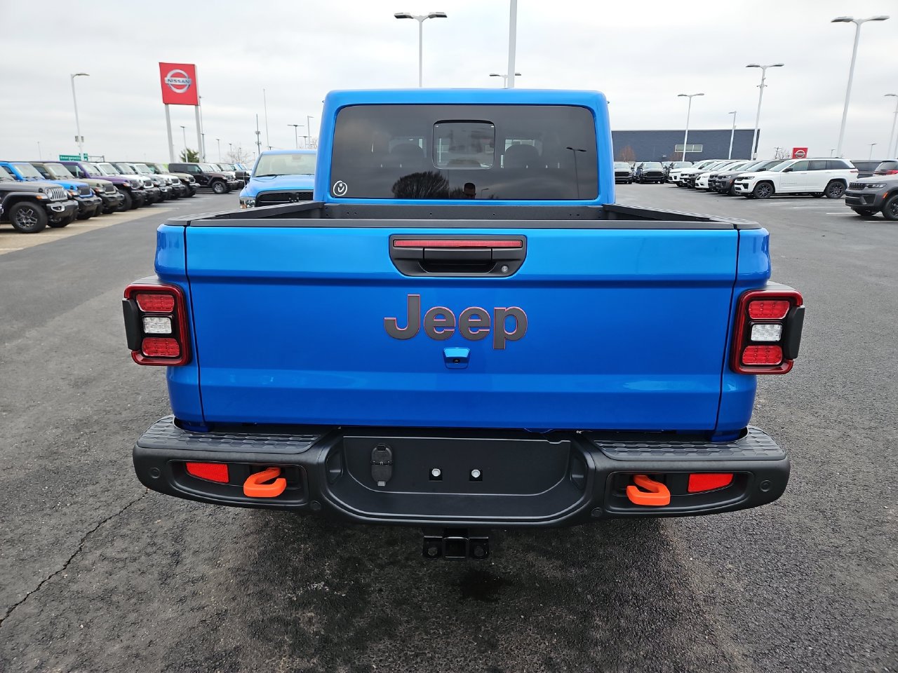 New 2026 Jeep Gladiator Mojave w/ Steel Bumper Group AWD/4WD image 6