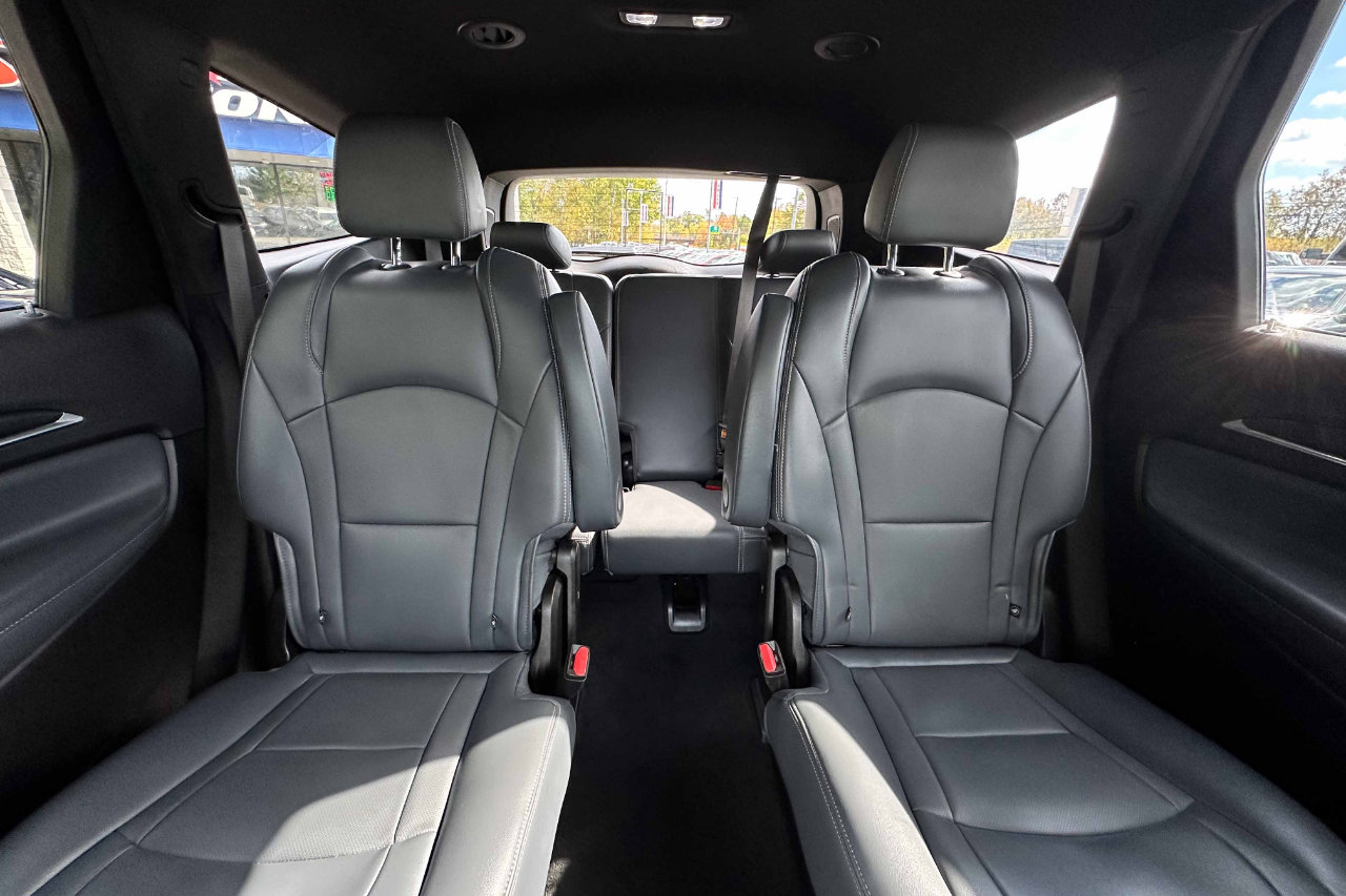 Used 2024 Buick Enclave Premium image 23