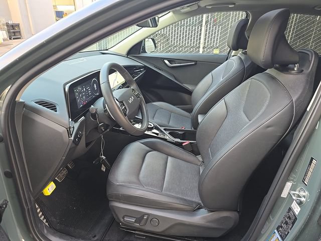 Used 2023 Kia Niro Wave w/ Wave Preserve Package FWD image 7