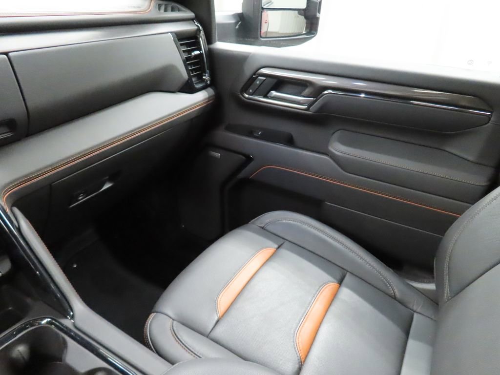Used 2025 GMC Sierra 2500 AT4 w/ Technology Package AWD/4WD image 37