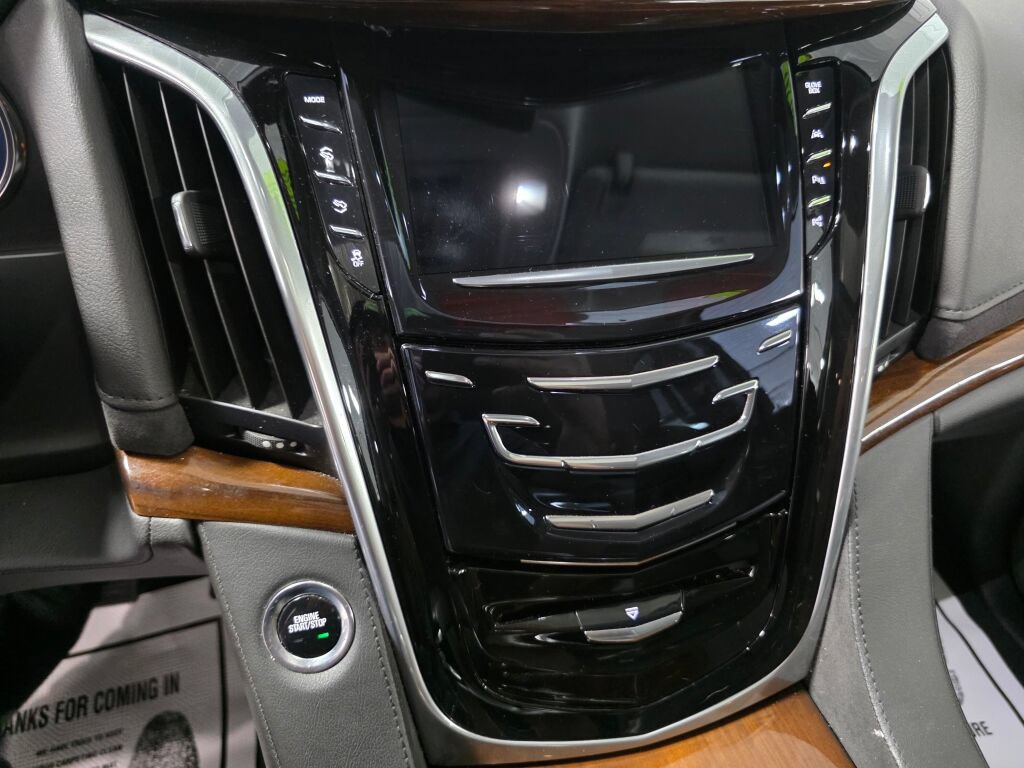Used 2020 Cadillac Escalade ESV Luxury AWD/4WD image 13