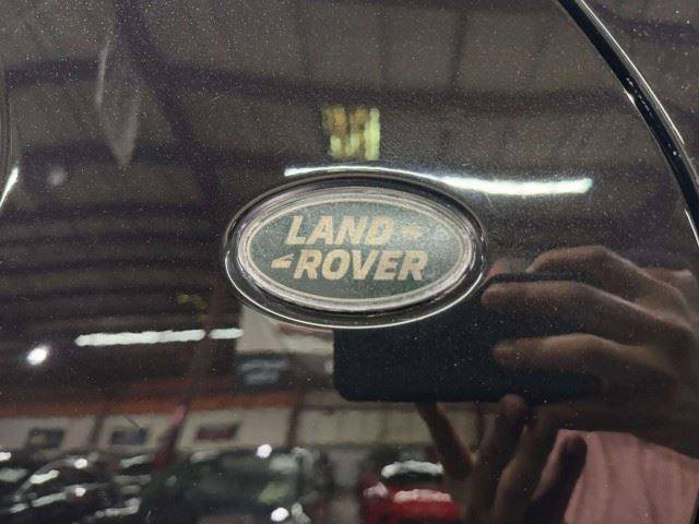 Used 2017 Land Rover Discovery HSE AWD/4WD image 14