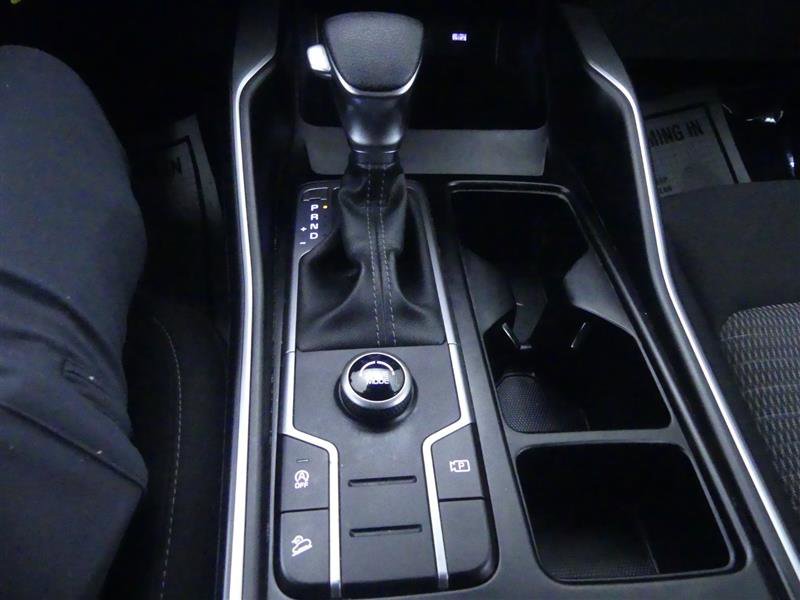 Used 2023 Kia Sorento LX image 16