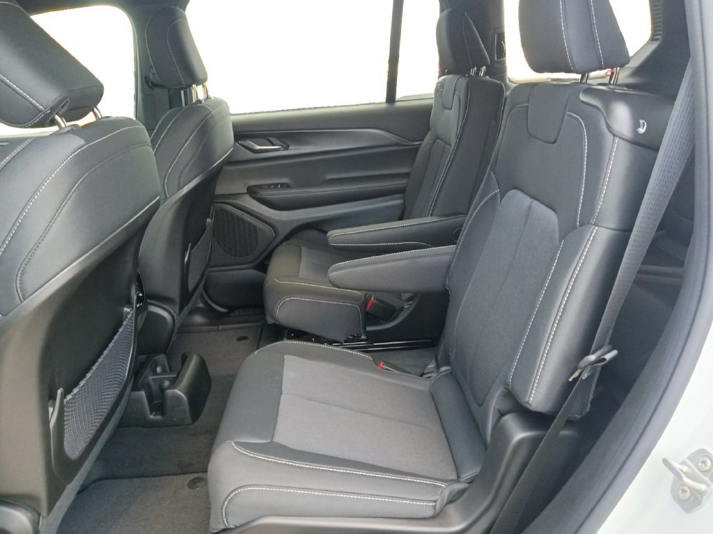 New 2026 Jeep Grand Cherokee L Laredo RWD image 22
