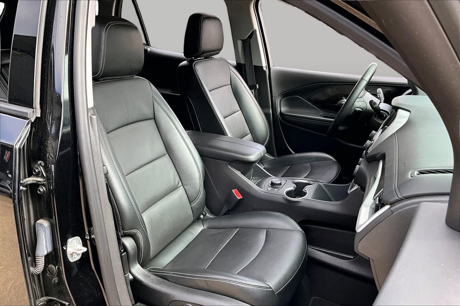 Used 2024 GMC Terrain SLT AWD/4WD image 9
