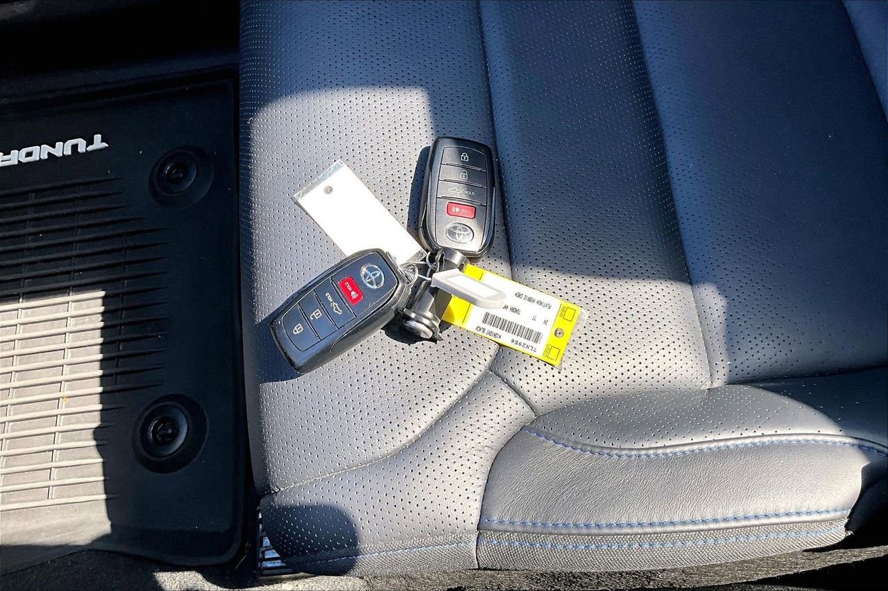 Used 2024 Toyota Tundra Platinum image 32