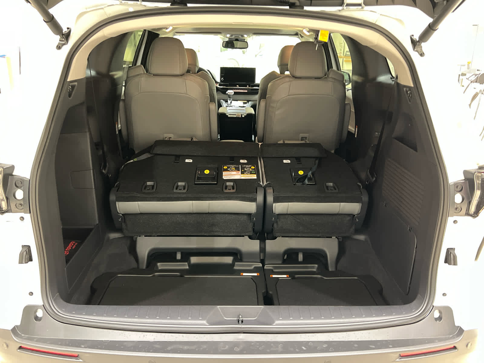 New 2026 Toyota Sienna XLE image 11