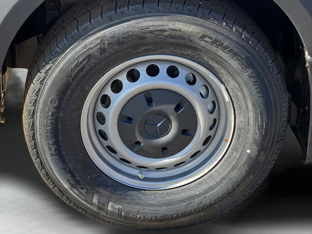 Used 2025 Mercedes-Benz Sprinter 2500 image 13