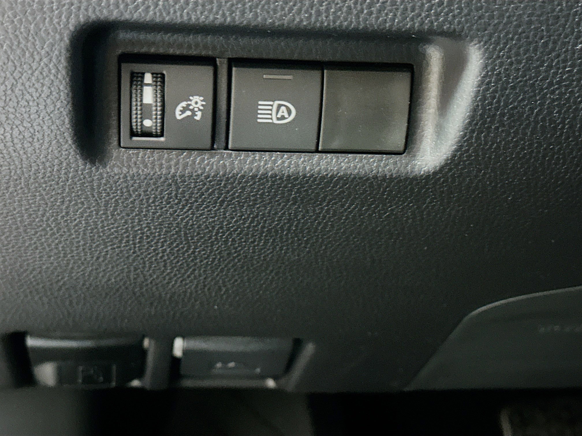 Used 2025 Toyota RAV4 LE image 17