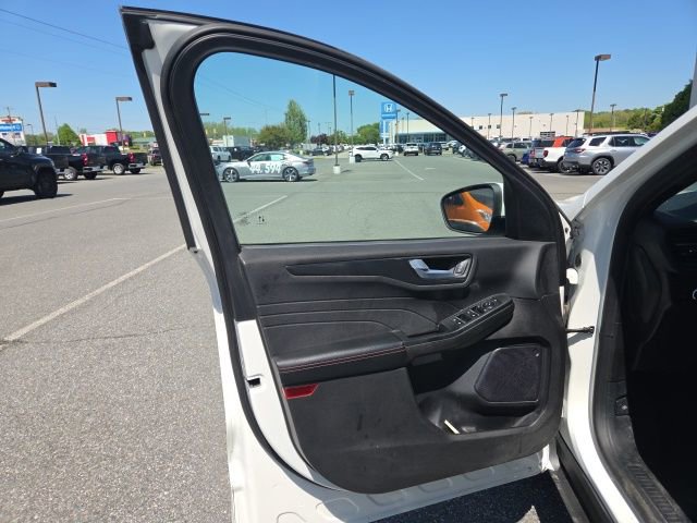 Used 2024 Ford Escape ST-Line Select AWD/4WD image 13