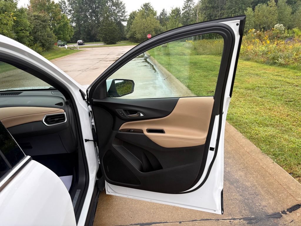 Used 2024 Chevrolet Equinox Premier FWD image 34