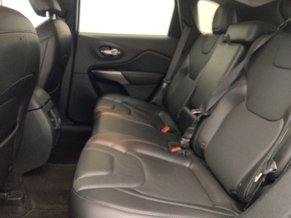 Used 2019 Jeep Cherokee Limited AWD/4WD image 18