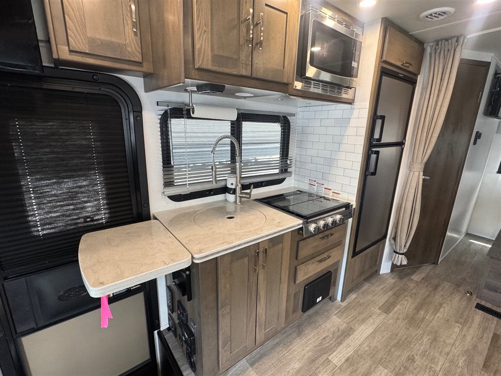 Used 2022 Mercedes-Benz Sprinter 3500 image 17