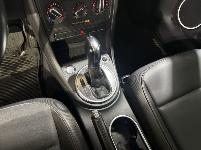 Used 2012 Volkswagen Beetle 2.5 image 24