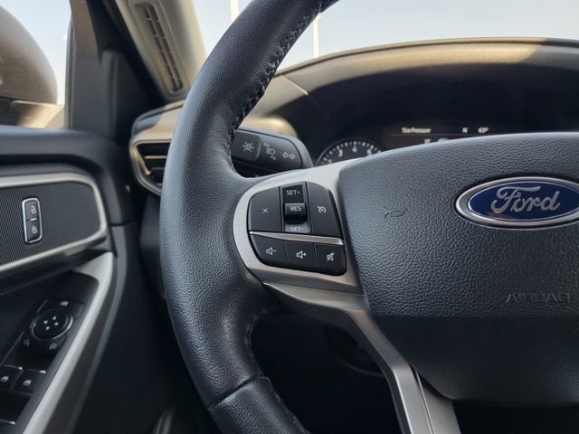 Used 2024 Ford Explorer XLT AWD/4WD image 12