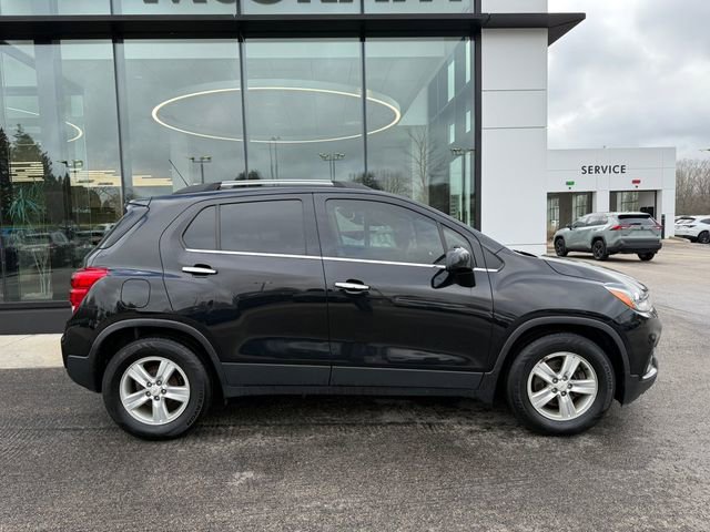 Used 2019 Chevrolet Trax LT w/ LT Convenience Package image 2