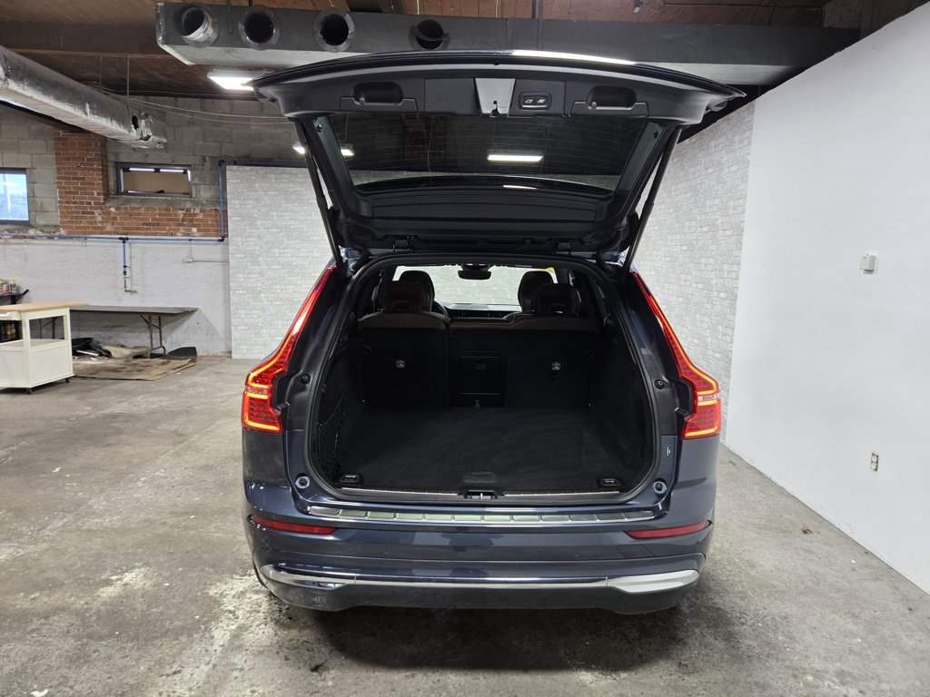 Used 2022 Volvo XC60 B5 Inscription w/ Advanced Package image 42