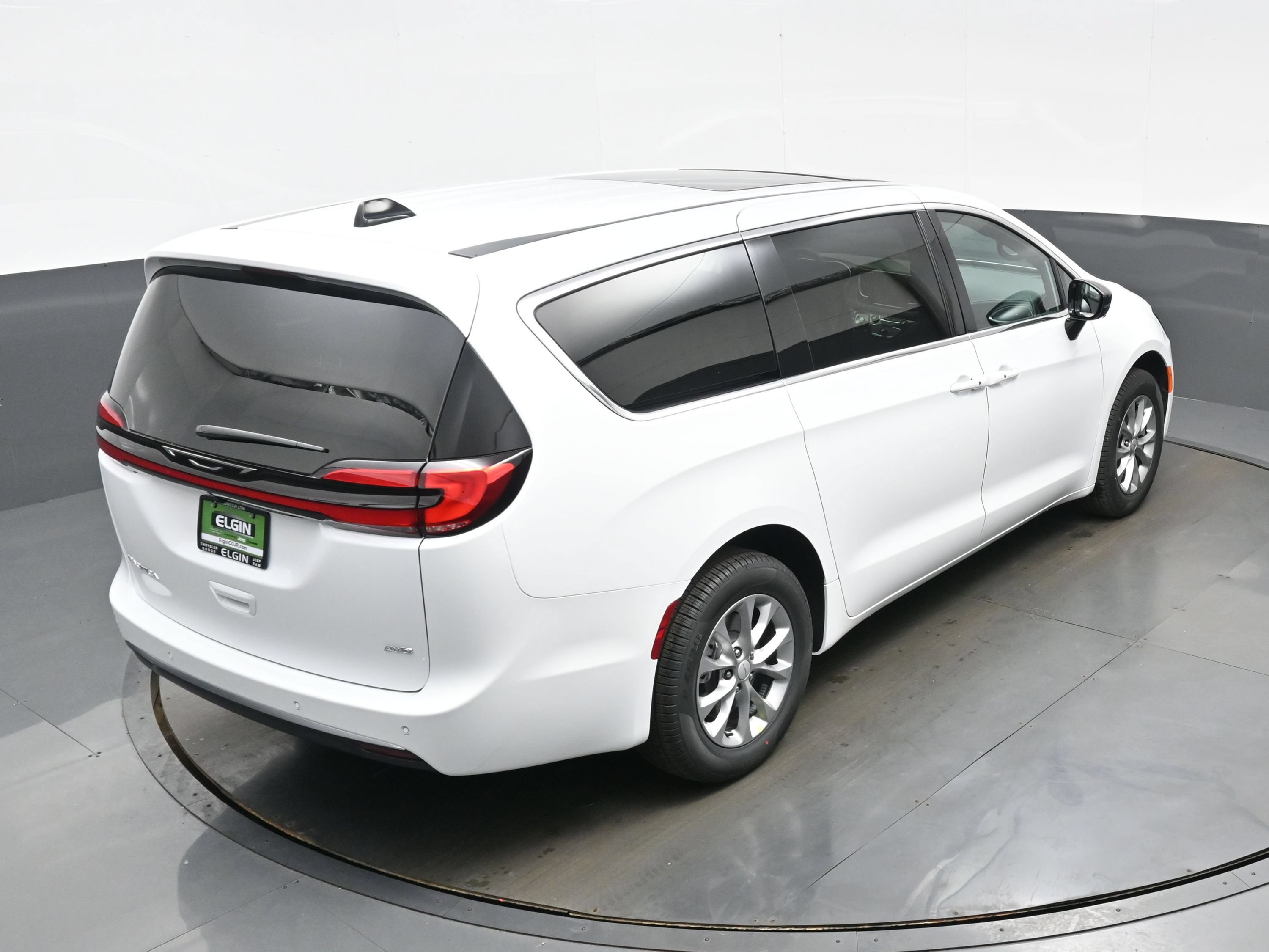 New 2027 Chrysler Pacifica Select AWD/4WD image 26