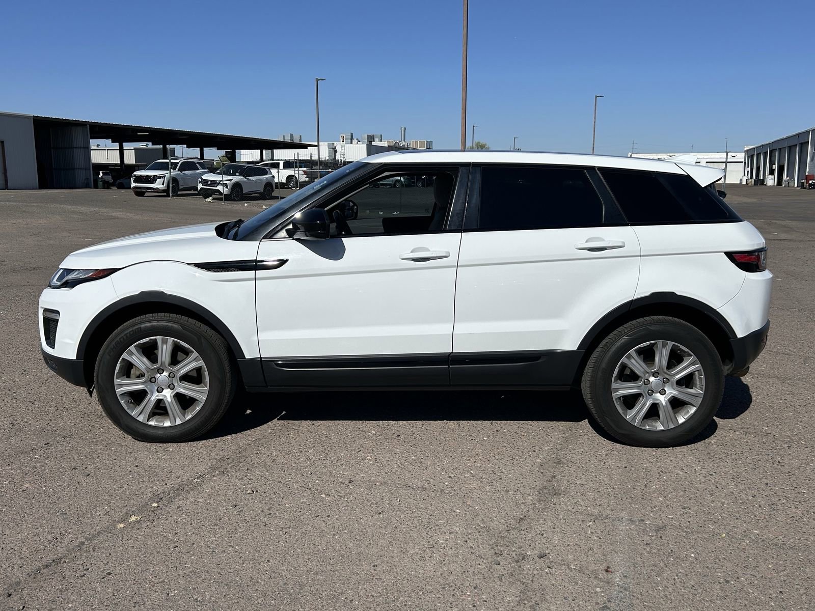 Used 2017 Land Rover Range Rover Evoque SE AWD/4WD image 8
