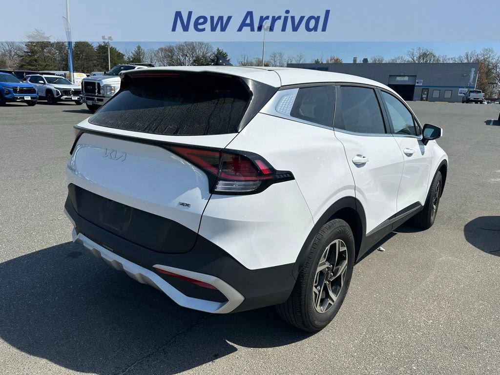 Used 2025 Kia Sportage LX image 7